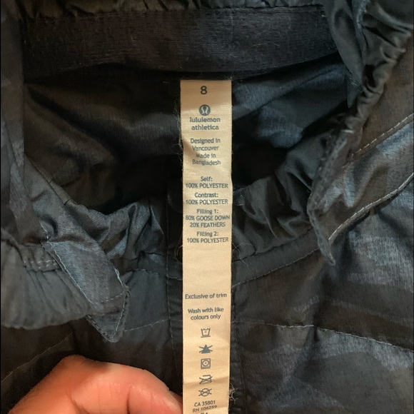 Beautiful size 8 black camo jacket with rose gold zipper - Picture 3 of 3